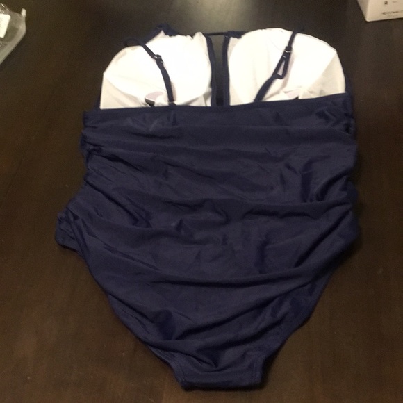 High Neck Keyhole One Piece Swimsuit - Picture 7 of 12